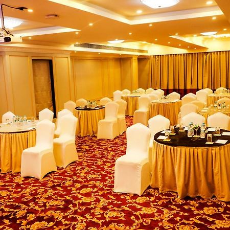Kyriad Hotel Nashik By Othpl Εξωτερικό φωτογραφία