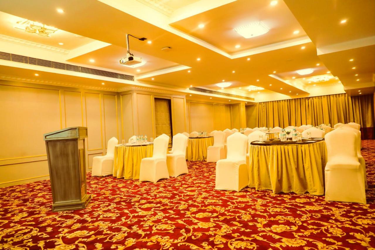 Kyriad Hotel Nashik By Othpl Εξωτερικό φωτογραφία